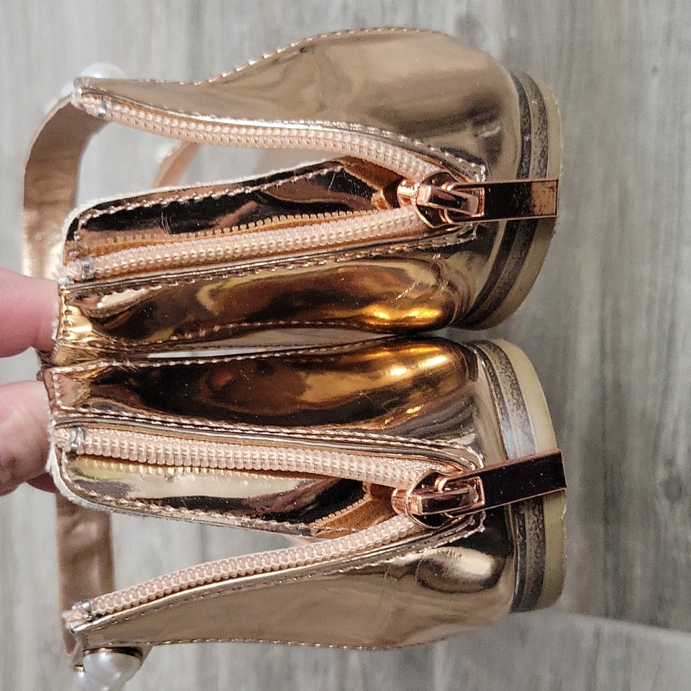 Bamboo Rose Gold with Pearl Sandals Size 8.5 - Picture 4 of 4